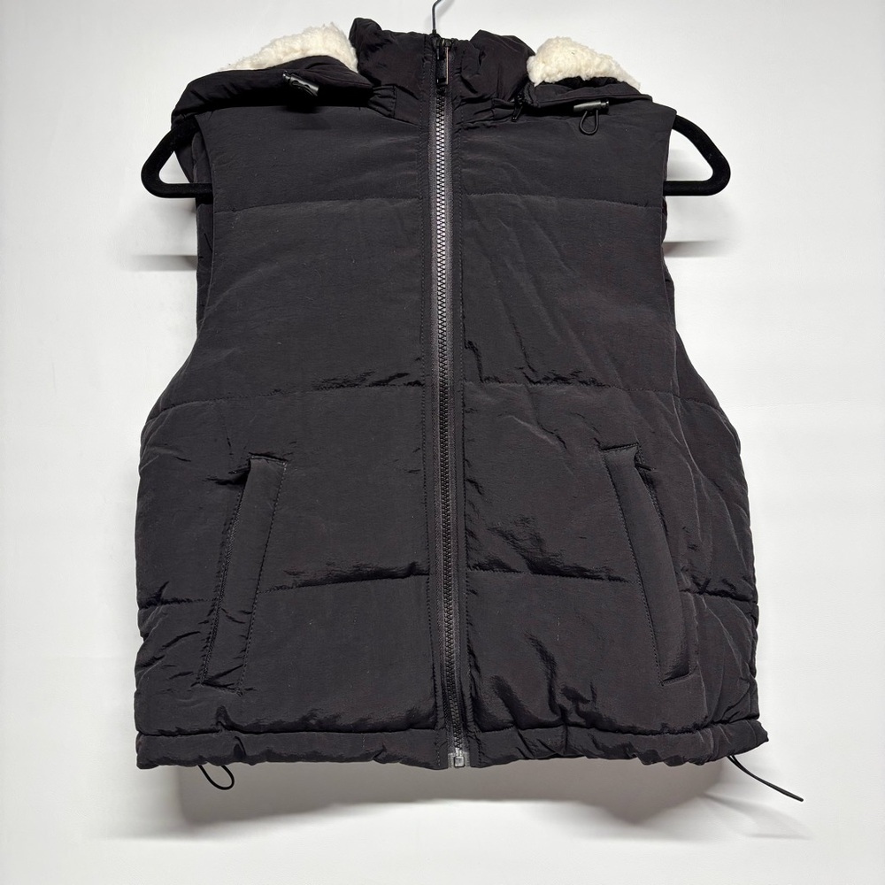 ✨Love Tree Black Puffer Vest Size S